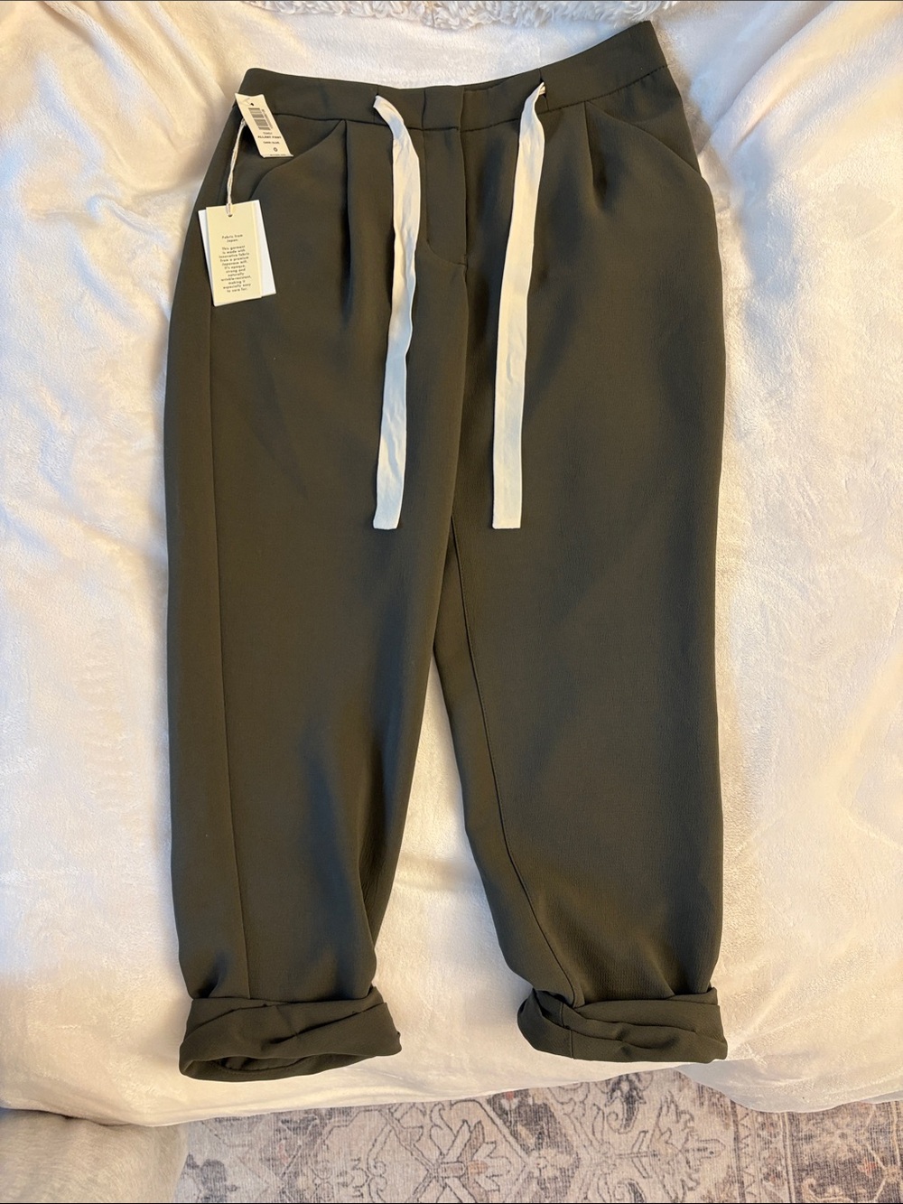 NWT Aritzia Allant Pant Dark Olive Green